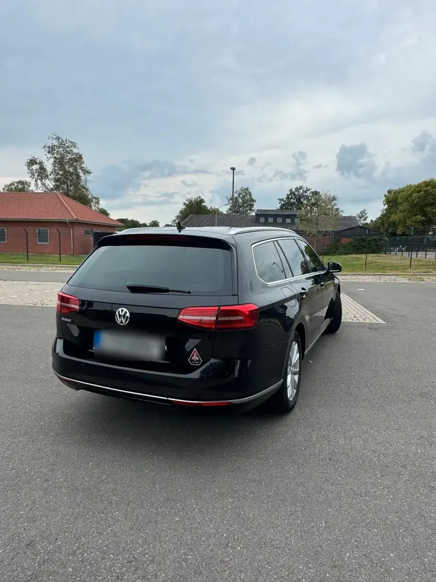 Gebraucht VW Passat Highline 150 PS (110 kW) 2016 Schwarz Kombi