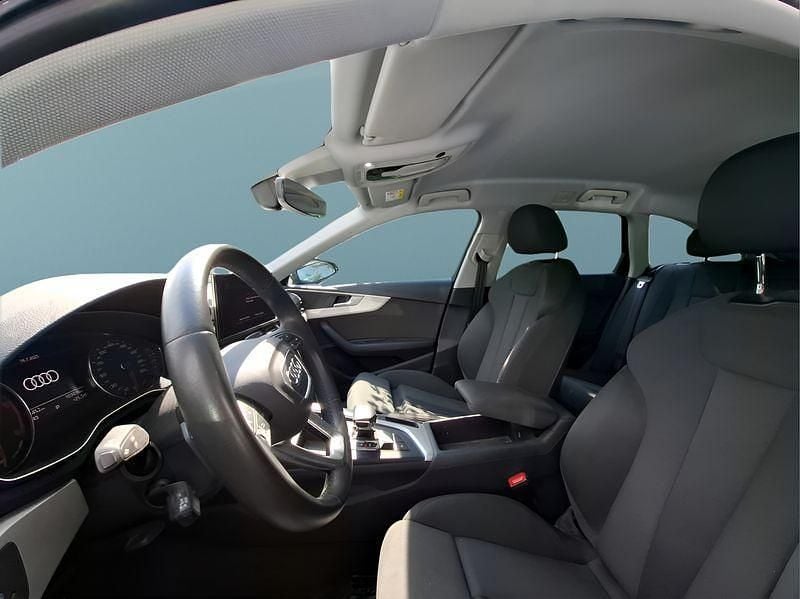 Używany Audi A4 163 KM (119 kW) 2020 Czarny Kombi