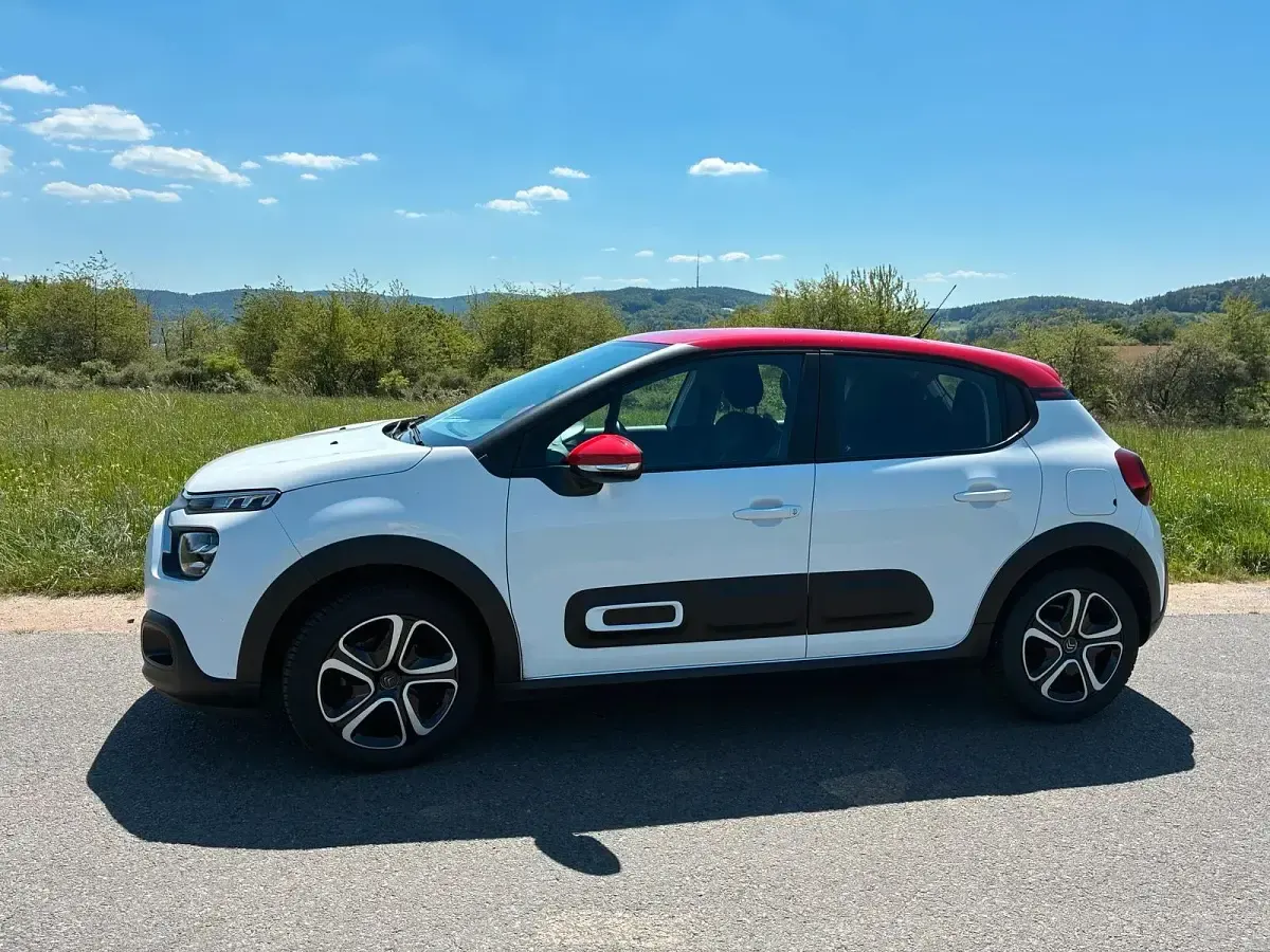 Używany Citroën C3 PureTech 83 KM (61 kW) 2022 Biały Hatchback