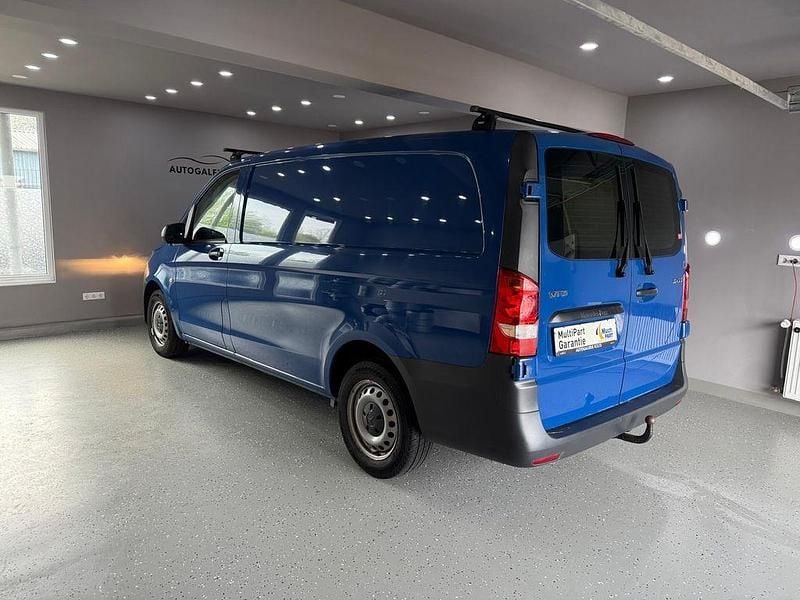 Gebraucht Mercedes Vito 114 PS (83 kW) 2017 Blau Van