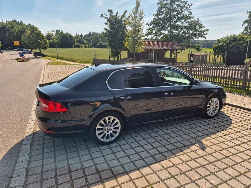 Gebraucht Skoda Superb 170 PS (125 kW) 2014 Schwarz Limousine