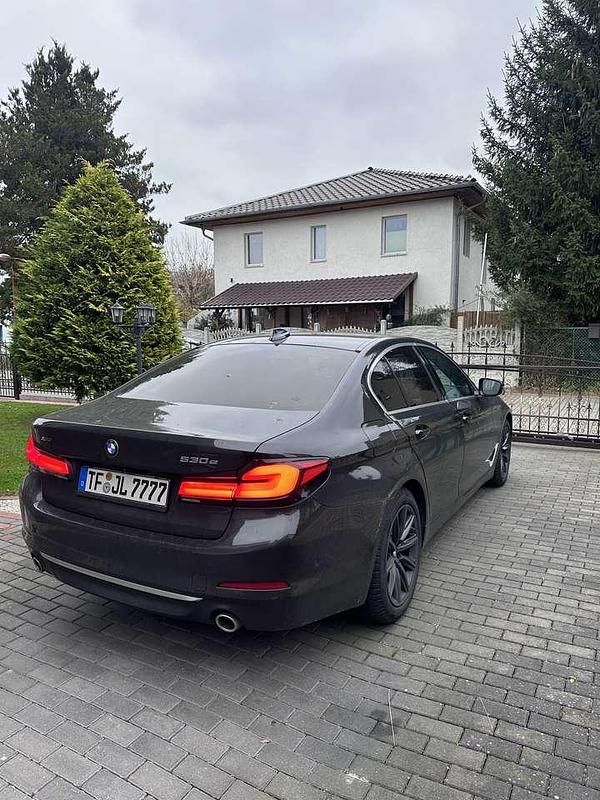 Gebraucht BMW 530e Luxury Line 184 PS (135 kW) 2020 Grau Limousine