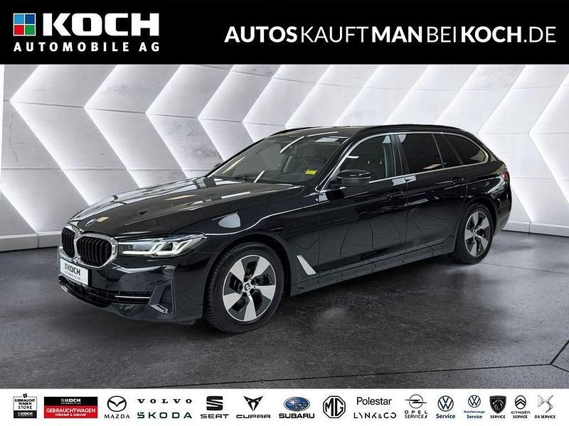 Schwarz Gebraucht 2023 BMW 520 Performance Kombi | 31.990 € (Fairer Preis) - Bild 1/4