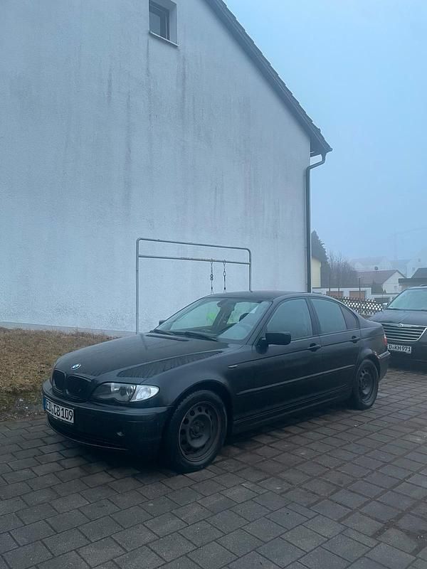 Gebraucht BMW 318 150 PS (110 kW) 2002 Schwarz Limousine