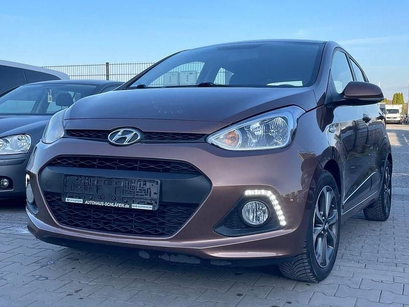 Gebraucht Hyundai i10 Style 87 PS (63 kW) 2016 Braun Kleinwagen