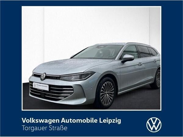 Silber (oyster silver metallic) Neu 2024 VW Passat Elegance Kombi | 54.990 € (Superpreis) - Bild 1/3