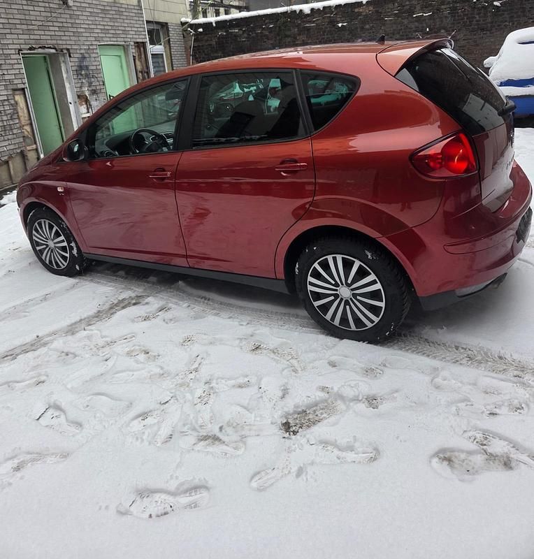 Gebraucht Seat Altea 125 PS (91 kW) 2009 Rot Van / Kleinbus