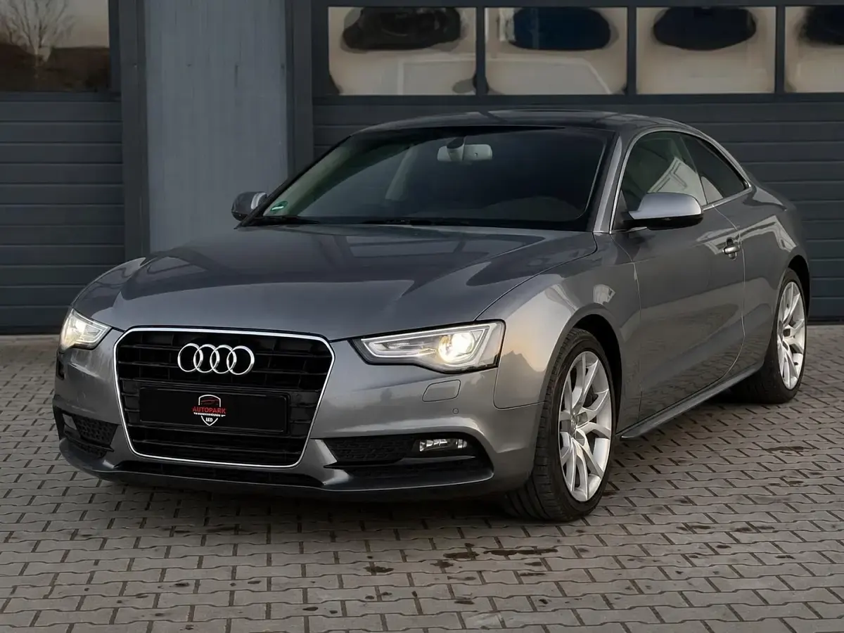 Gebraucht Audi A5 Design 177 PS (130 kW) 2012 Grau Coupé