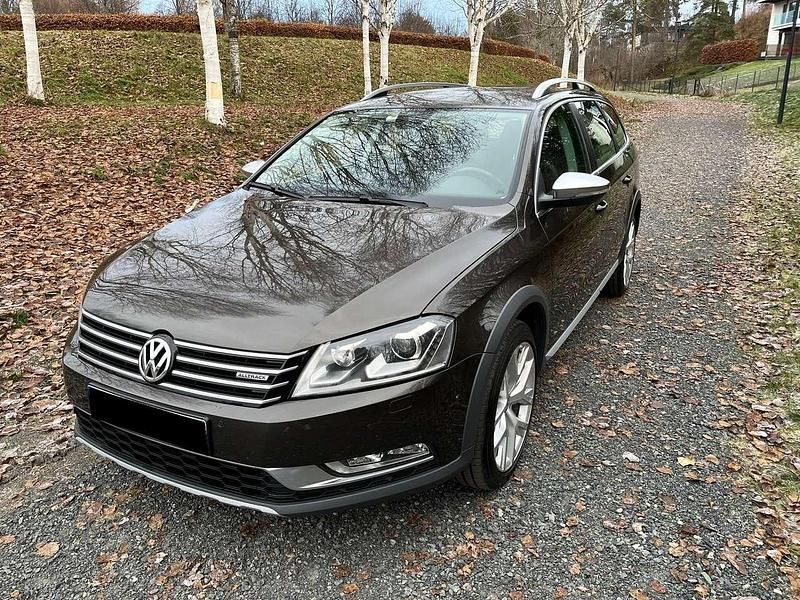 Braun Gebraucht 2013 VW Passat Alltrack Kombi | 12.790 € (Guter Preis) - Bild 1/4