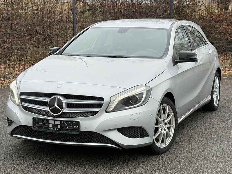 Gebraucht Mercedes A200 156 PS (114 kW) 2014 Silber Limousine