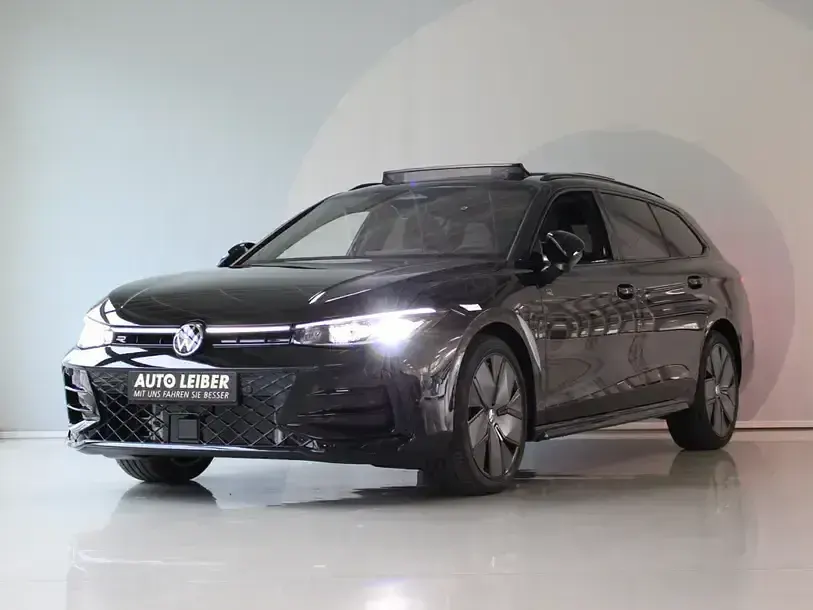 Gebraucht VW Passat R-line 193 PS (141 kW) 2025 Grenadillschwarz metallic Kombi