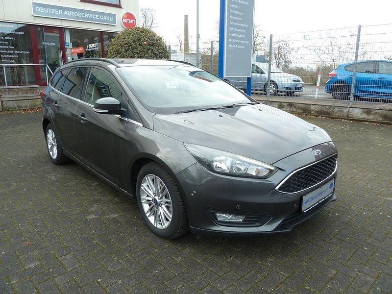 Gebraucht Ford Focus Cool & Connect 125 PS (91 kW) 2018 Grau Limousine