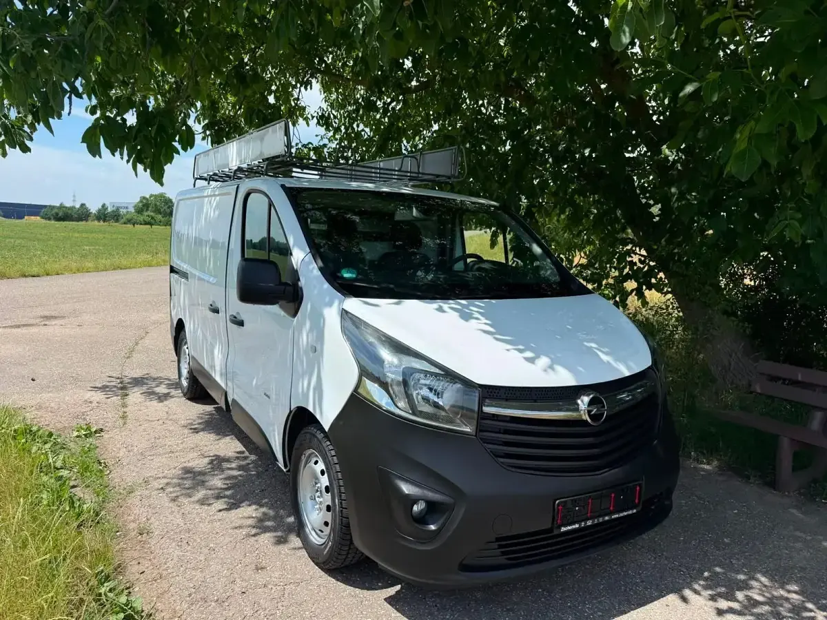 Gebraucht Opel Vivaro 125 PS (91 kW) 2017 Weiß Van / Kleinbus