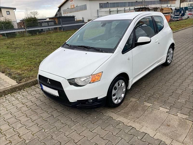 Gebraucht Mitsubishi Colt 95 PS (69 kW) 2010 Weiß Kleinwagen
