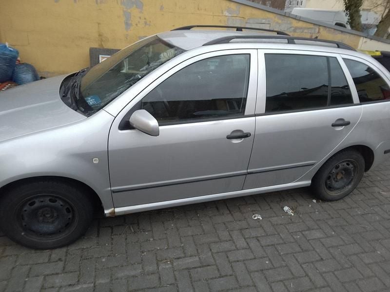 Second-hand Skoda Fabia 2005 Argintiu Break