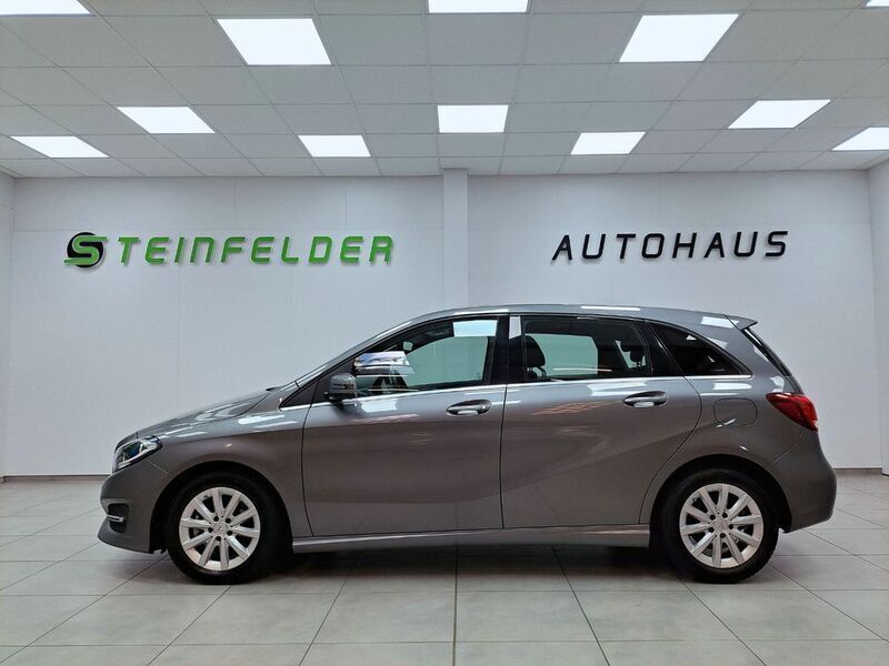 Gebraucht Mercedes B180 Urban 109 PS (80 kW) 2017 Grau Van / Kleinbus