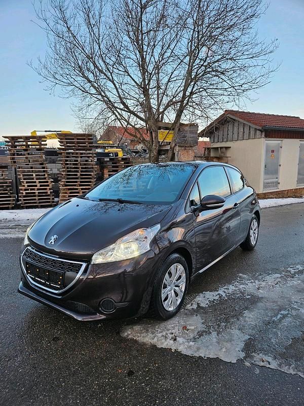Gebraucht Peugeot 208 95 PS (69 kW) 2012 Schwarz Kleinwagen