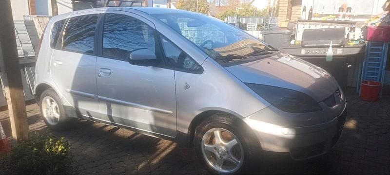 Gebraucht Mitsubishi Colt 70 PS (51 kW) 2008 Silber Kleinwagen