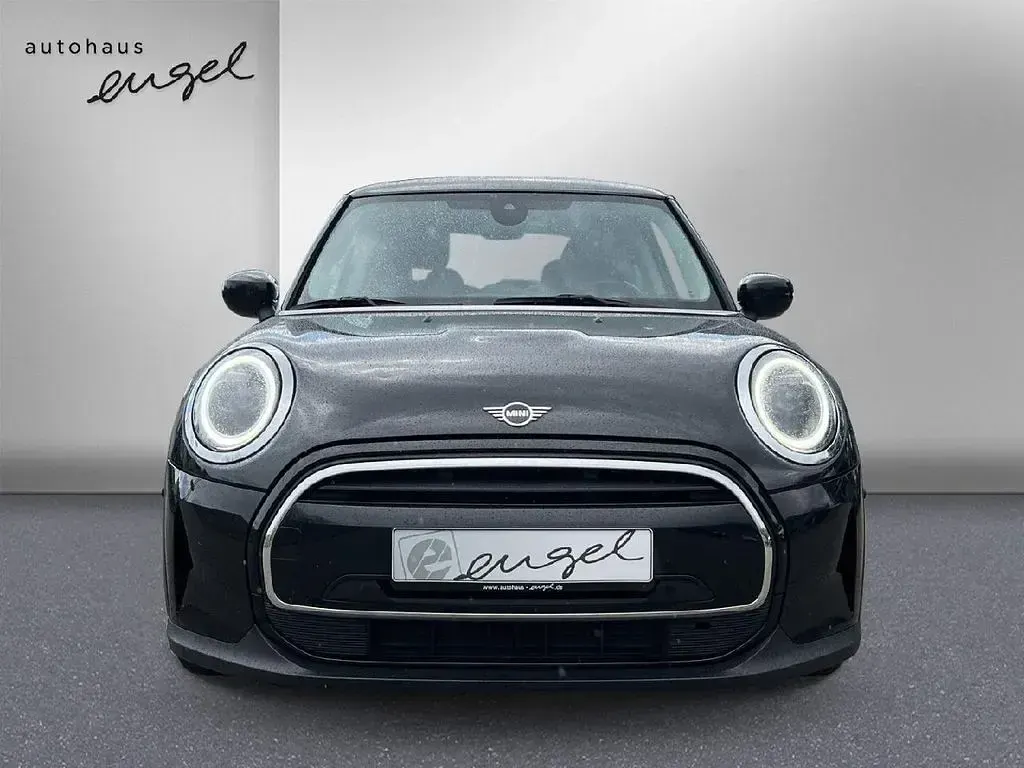 Używany Mini Cooper Essential 136 KM (100 kW) 2023 Czarny Hatchback