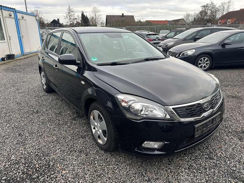 Zilinaschwarz met. Gebraucht 2011 Kia Ceed Vision Kleinwagen | 3.250 € (Superpreis) - Bild 1/4