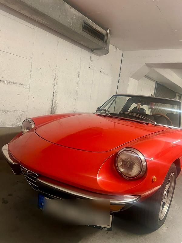 Rot Gebraucht 1982 Alfa Romeo Spider Super Cabrio | 15.500 € - Bild 1/4