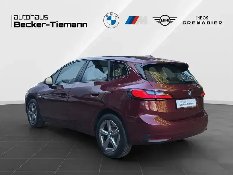 Używany BMW 220 Active Tourer Efficient Dynamics 170 KM (125 kW) 2025 Czerwony Minivan