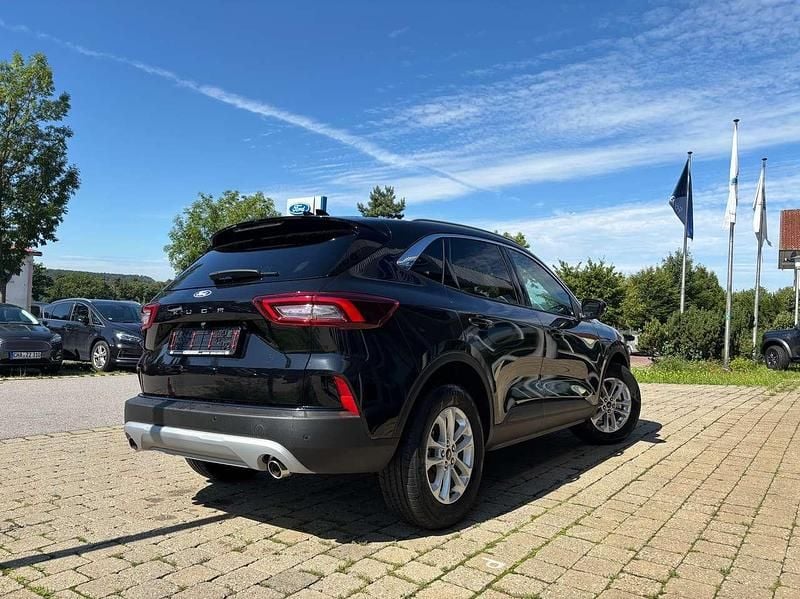 Gebraucht Ford Kuga Titanium 186 PS (136 kW) 2024 Obsidianschwarz metallic SUV