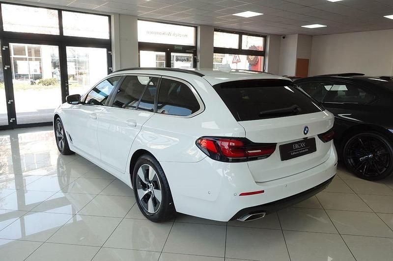 Gebraucht BMW 520 190 PS (139 kW) 2023 Weiß Limousine