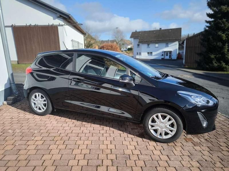 Gebraucht Ford Fiesta Trend 75 PS (55 kW) 2019 Schwarz Kleinwagen