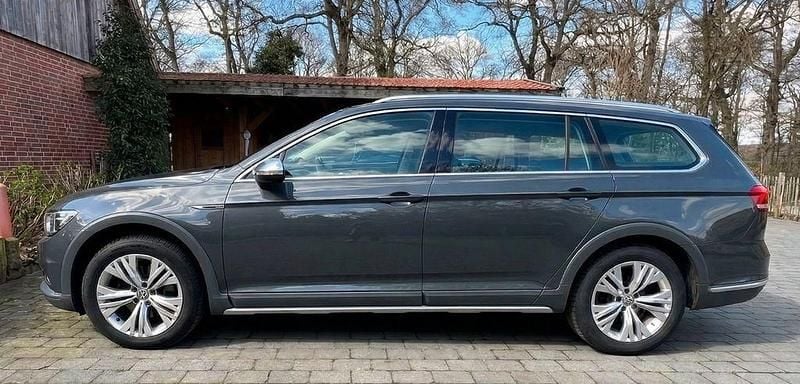Gebraucht VW Passat Alltrack 190 PS (139 kW) 2019 Grau Kombi