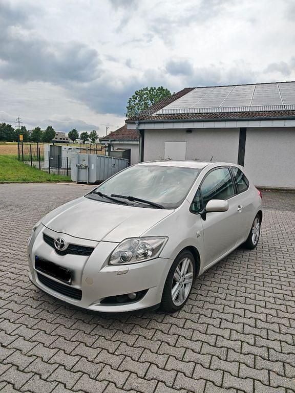 Silber Gebraucht 2008 Toyota Auris Limousine | 2.000 € (Superpreis) - Bild 1/4