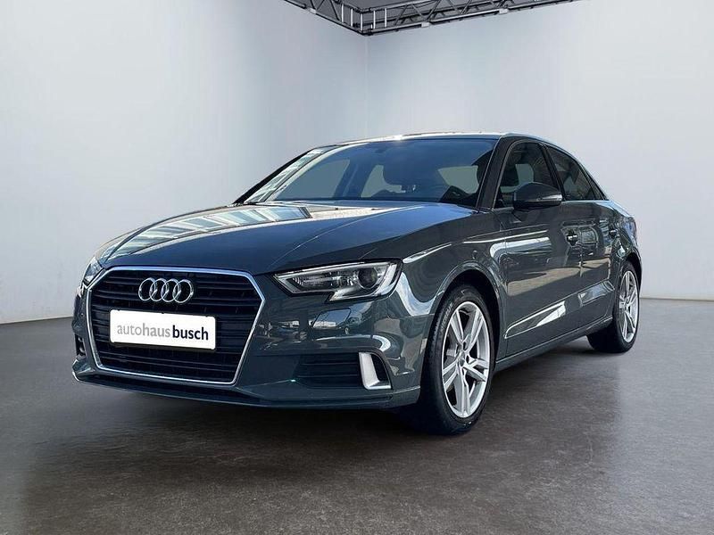 Gebraucht Audi A3 Sport 116 PS (85 kW) 2017 Grau Limousine