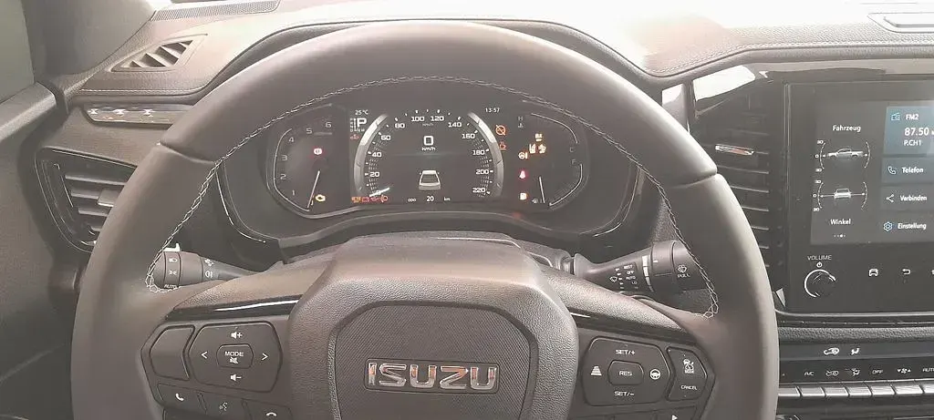 Neu Isuzu D-Max 163 PS (119 kW) 2026 Blau Pickup