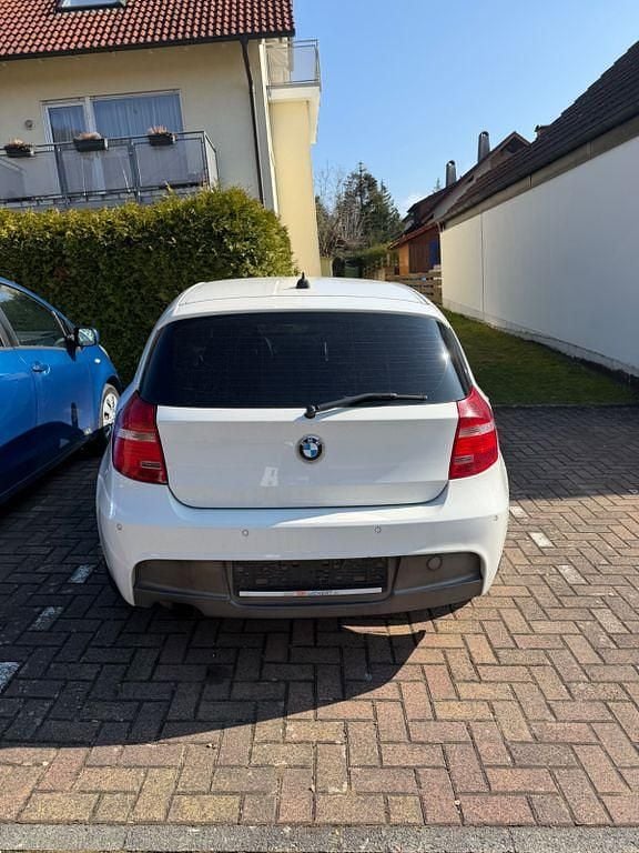Gebraucht BMW 116 Sport Line 122 PS (89 kW) 2012 Weiß Kleinwagen