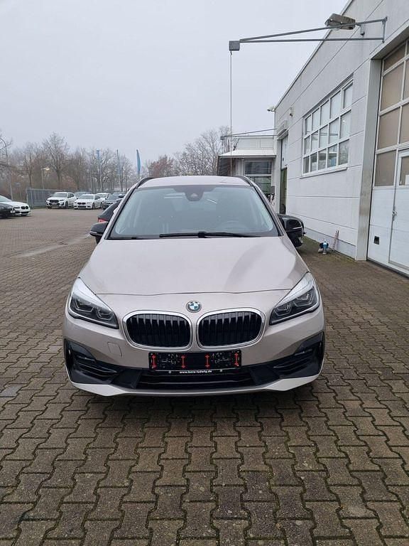 Gebraucht BMW 218 Sport Line 140 PS (102 kW) 2021 Grau Van / Kleinbus