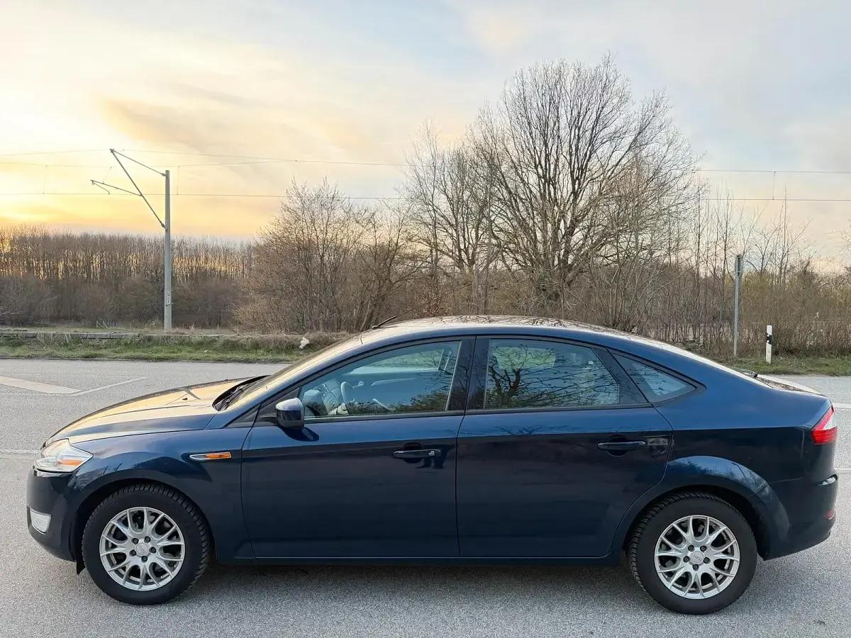 Gebraucht Ford Mondeo 140 PS (102 kW) 2008 Blau Limousine