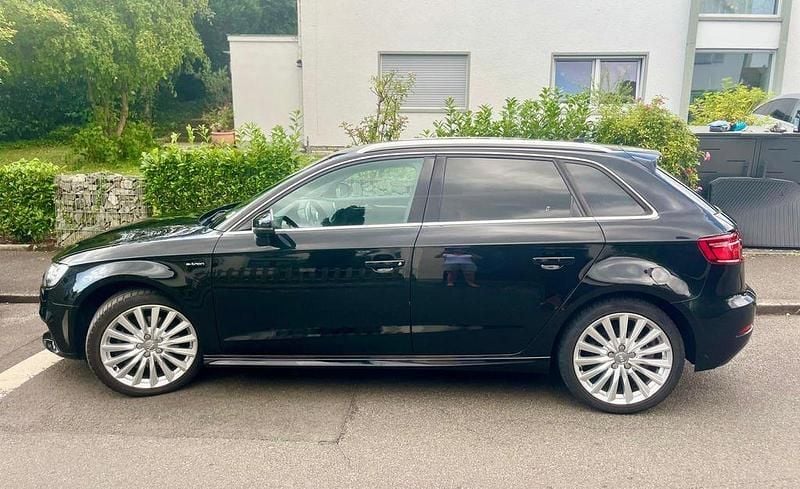 Gebraucht Audi e-tron Design 204 PS (150 kW) 2016 Schwarz SUV