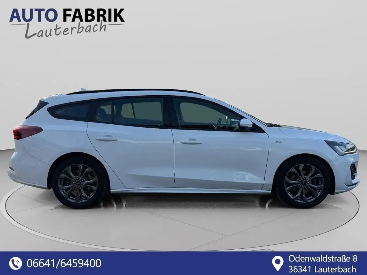 Gebraucht Ford Focus ST-Line 116 PS (85 kW) 2023 Weiß Limousine