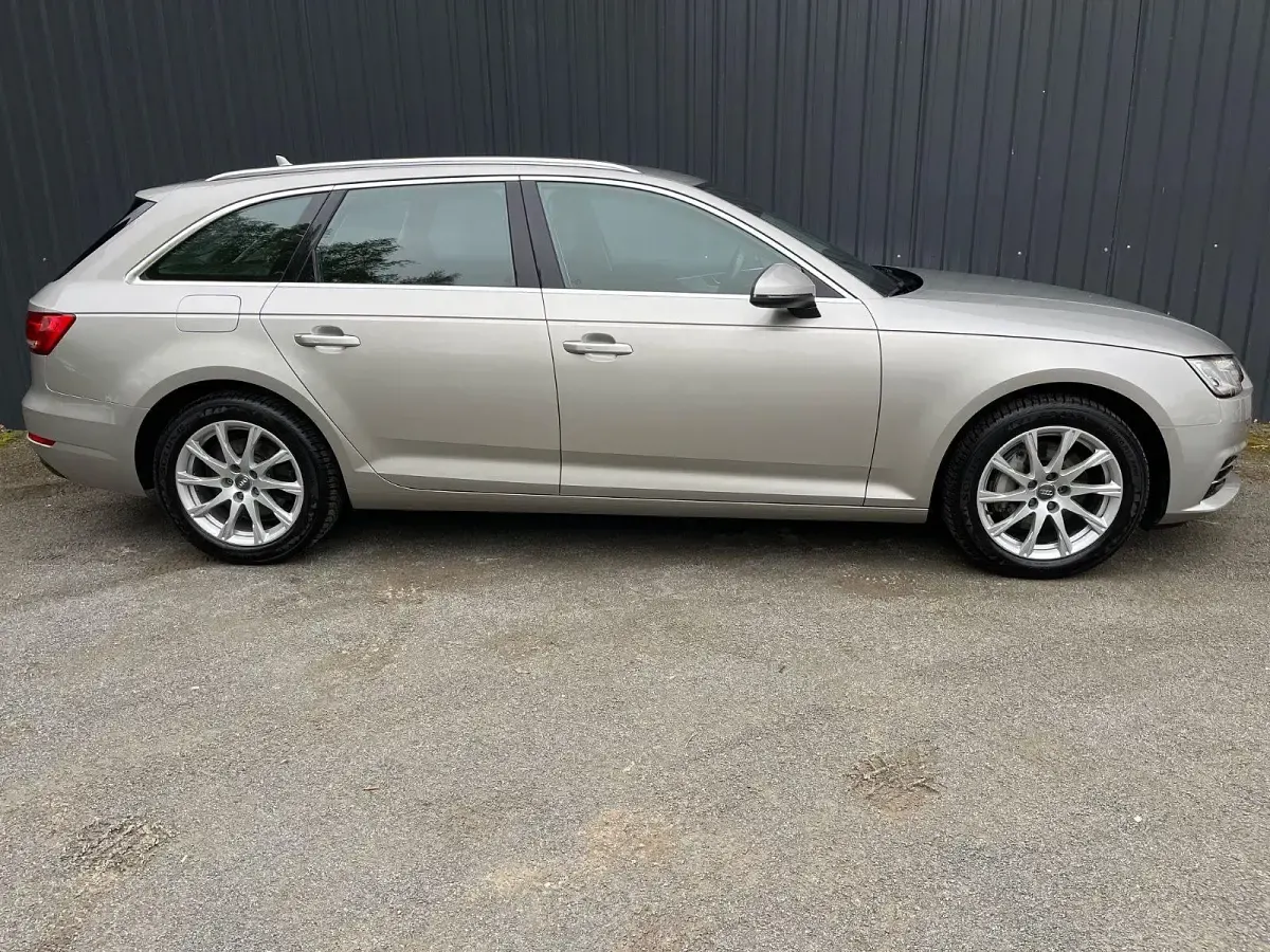 Używany Audi A4 Ambiente 190 KM (139 kW) 2016 Srebrny Kombi