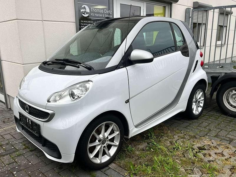 Tridionsilberweiss Gebraucht 2012 Smart ForTwo Coupé Passion Kleinwagen | 4.500 € (Fairer Preis) - Bild 1/3