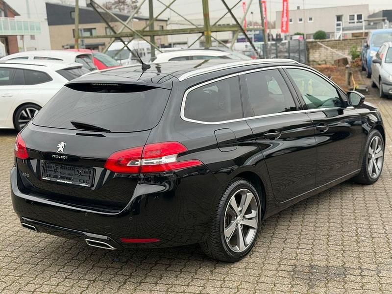 Gebraucht Peugeot 308 SW Allure 131 PS (96 kW) 2018 Orange Kombi
