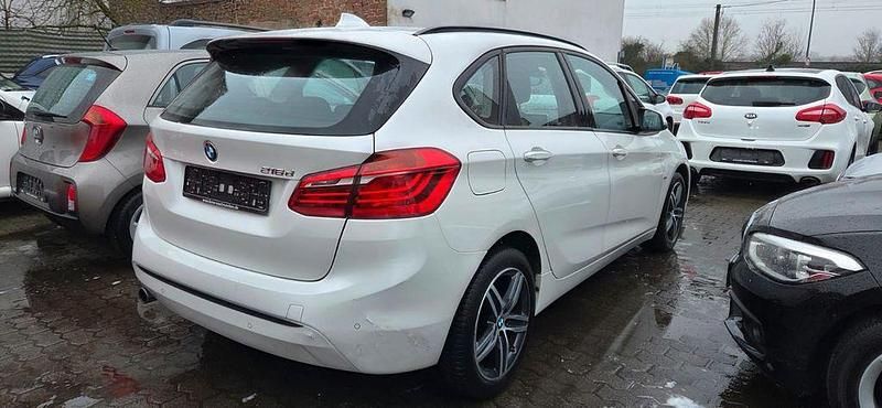 Gebraucht BMW 216 Sport Line 116 PS (85 kW) 2016 Weiß Kombi