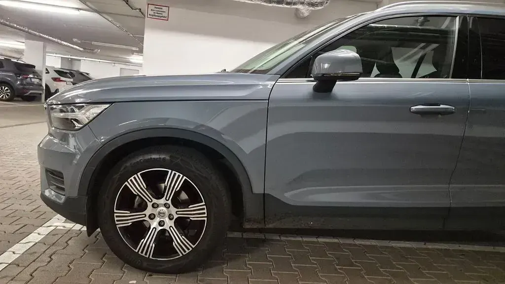 Gebraucht Volvo XC40 Inscription 163 PS (119 kW) 2021 Grau SUV