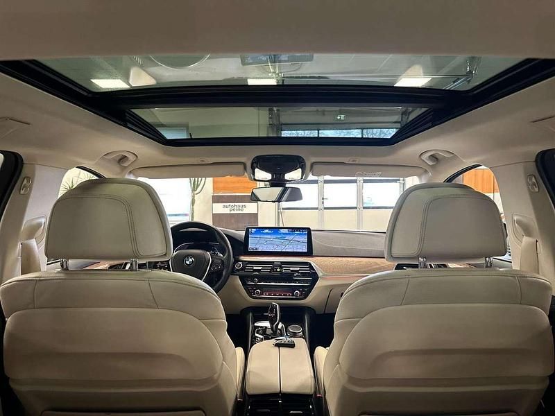 Gebraucht BMW 520 190 PS (139 kW) 2021 Tansanitblau individual Kombi