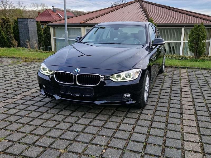 Gebraucht BMW 316 136 PS (100 kW) 2014 Black sapphire metallic Limousine