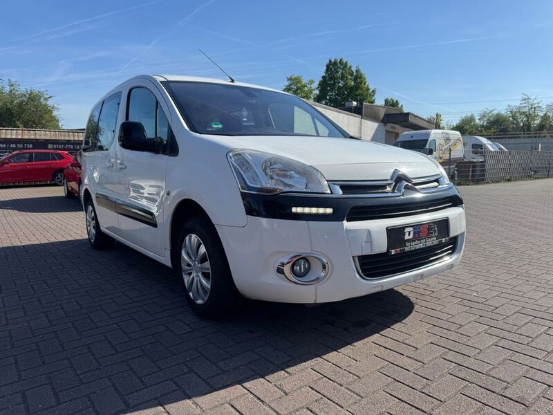 Weiß Gebraucht 2013 Citroën Berlingo SELECTION Van / Kleinbus | 6.399 € (Fairer Preis) - Bild 1/4
