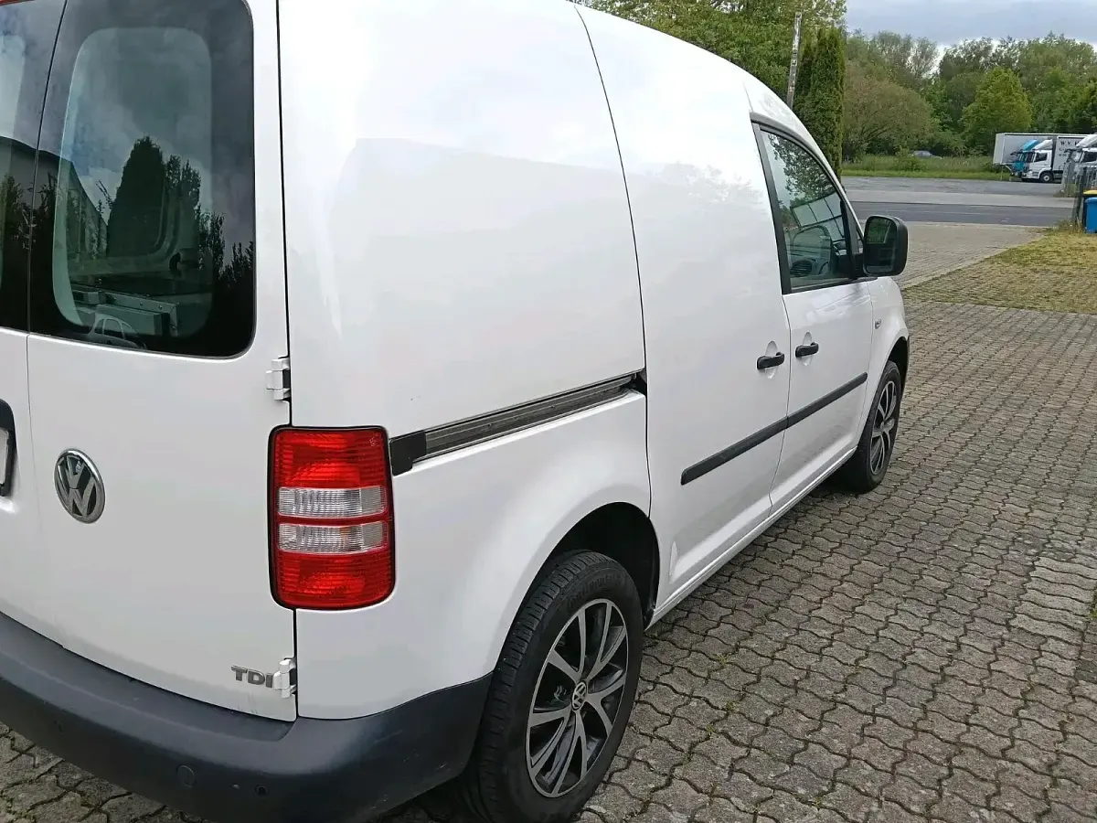 Gebraucht VW Caddy 75 PS (55 kW) 2013 Weiß Van / Kleinbus