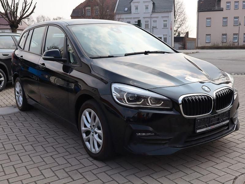 Schwarz Gebraucht 2020 BMW 218 Gran Tourer Sport Line Van / Kleinbus | 15.990 € (Fairer Preis) - Bild 1/4