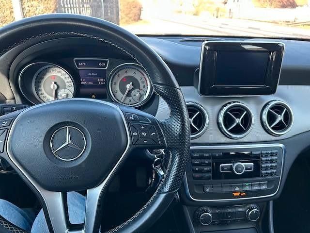 Gebraucht Mercedes GLA200 156 PS (114 kW) 2015 Braun SUV