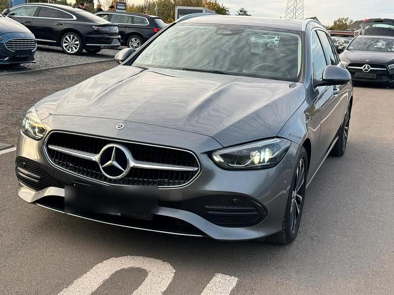 Grau Gebraucht 2022 Mercedes C220 Kombi | 19.900 € (Fairer Preis) - Bild 1/4